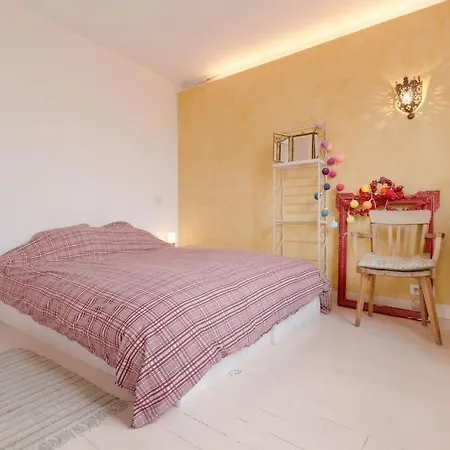 Duplex Atypique 70m2 Parc De Belleville Apartment Paris